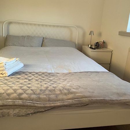 Comfy, Cosy Small Double With Wi-Fi Earley Luaran gambar